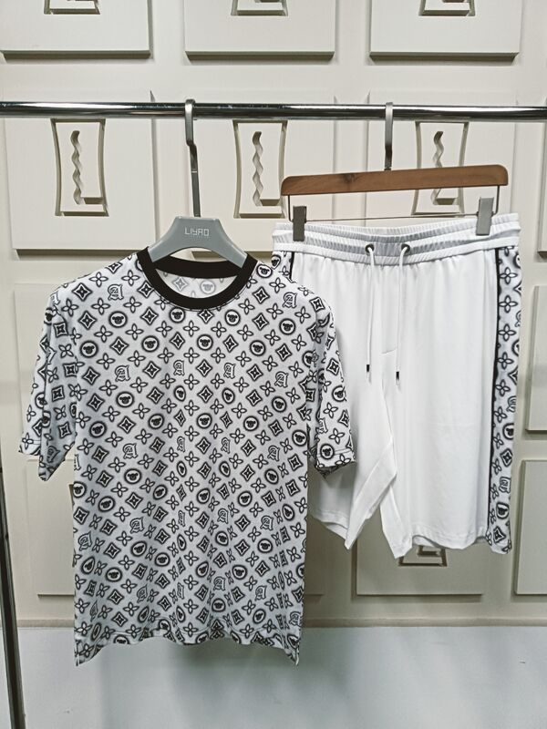 पुरुषों के लिए थोक सीधी बिक्री कस्टम लोगो छोटी आस्तीन ग्रीष्मकालीन विंटेज वॉशड लैपल टी-शर्ट