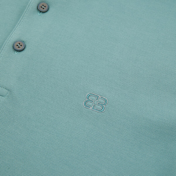 ग्रीष्मकालीन बर्फ महसूस 3 बटन पोलो शर्ट 95% पॉलिएस्टर 5% स्पैन्डेक्स कपड़े निर्माता कस्टम विकिंग पोलो टी शर्ट